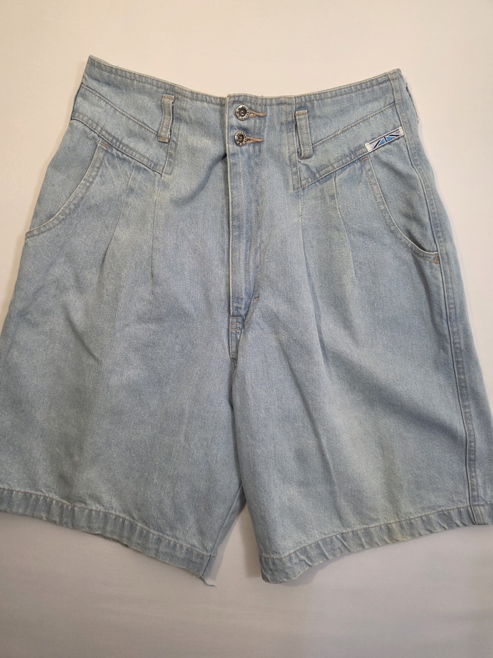 Vintage Brittania High Rise Pleated Denim Bermuda Shorts Size 7/8 80s 90s